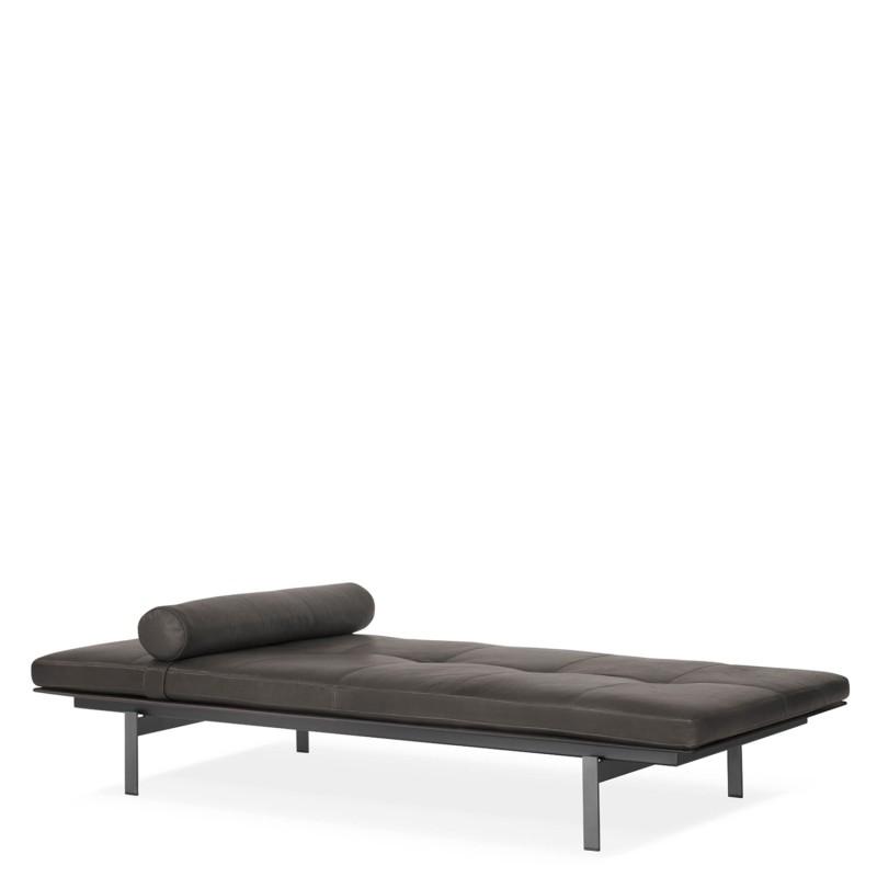 LEMA – Daybed Yard with roller cushion