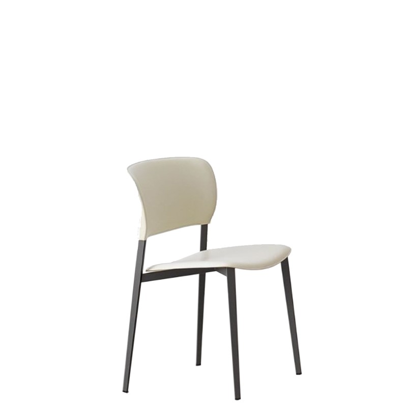 Desalto - Ply chair covered in leather