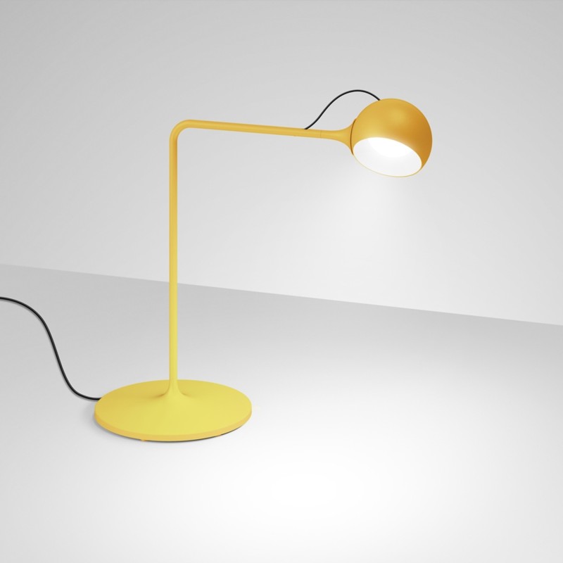 Artemide Lampada da tavolo Ixa giallo Longho design palermo