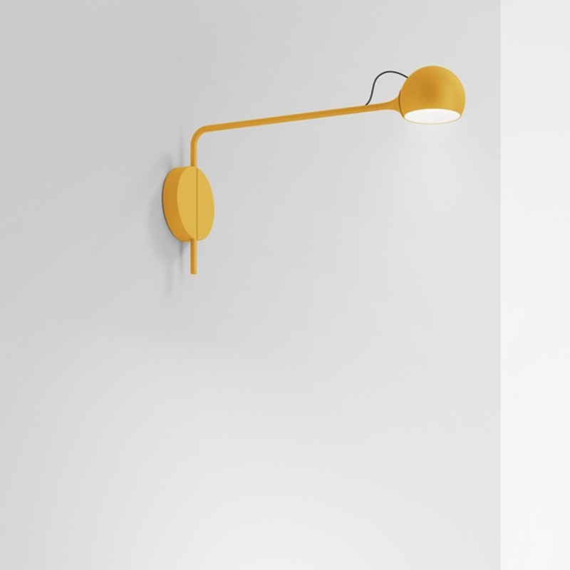 Artemide Lampada da parete Ixa giallo Longho design palermo